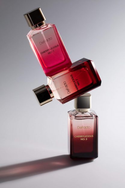 عطر زنانه زرشکی دفکتو