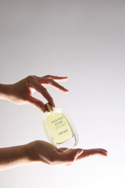 عطر زنانه سفید دفکتو