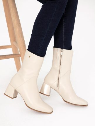 بوت و نیم بوت زنانه بژ پیرکاردین