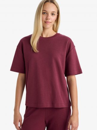 تیشرت زنانه زرشکی دفکتو