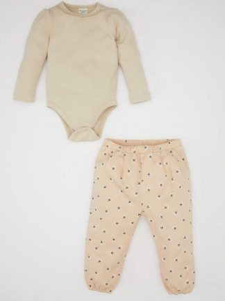 ست لباس نوزاد دختر بژ دفکتو